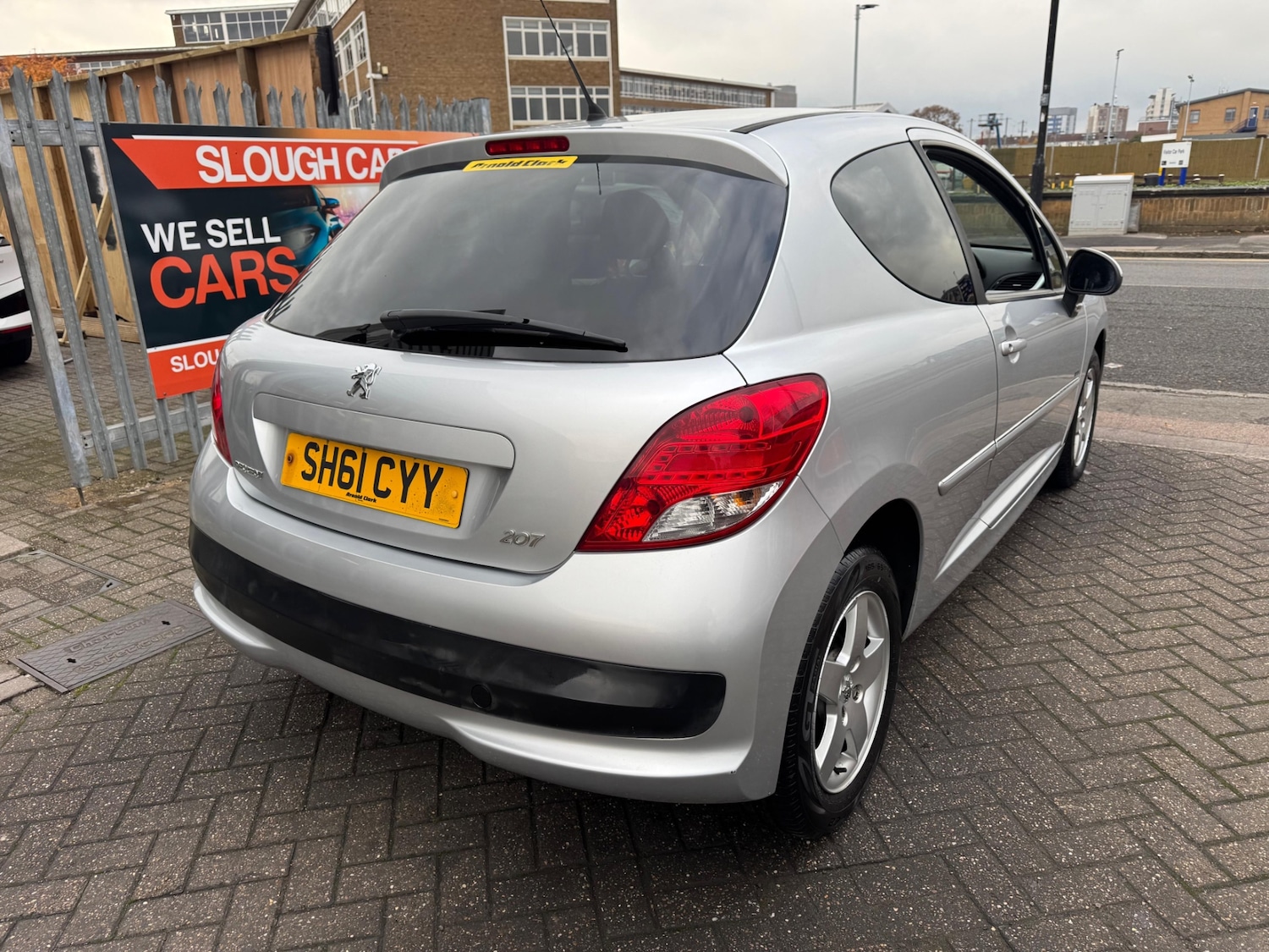 Used Peugeot 207 2011 for sale - 76504633: Photo 4