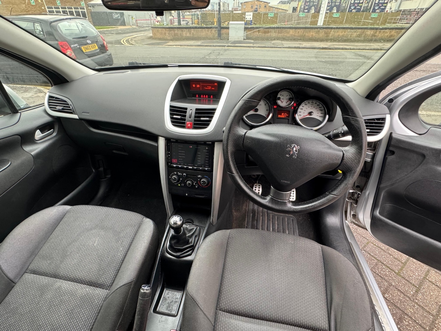 Used Peugeot 207 2011 for sale - 76504633: Photo 7