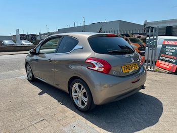 Used Peugeot 208 2013 for sale - 79011014: Photo