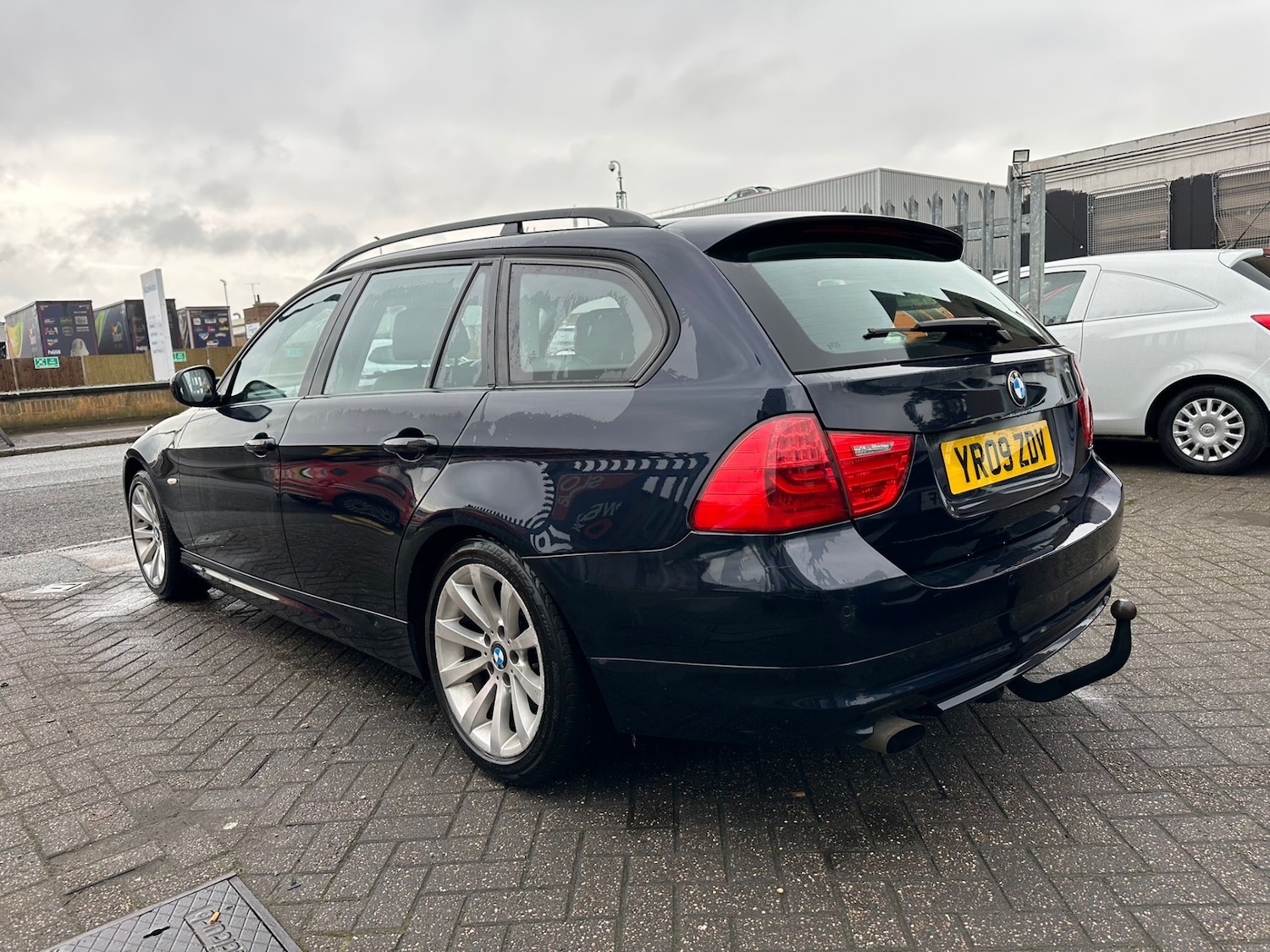 Used BMW 3 Series 2009 for sale - 77283109: Photo 3