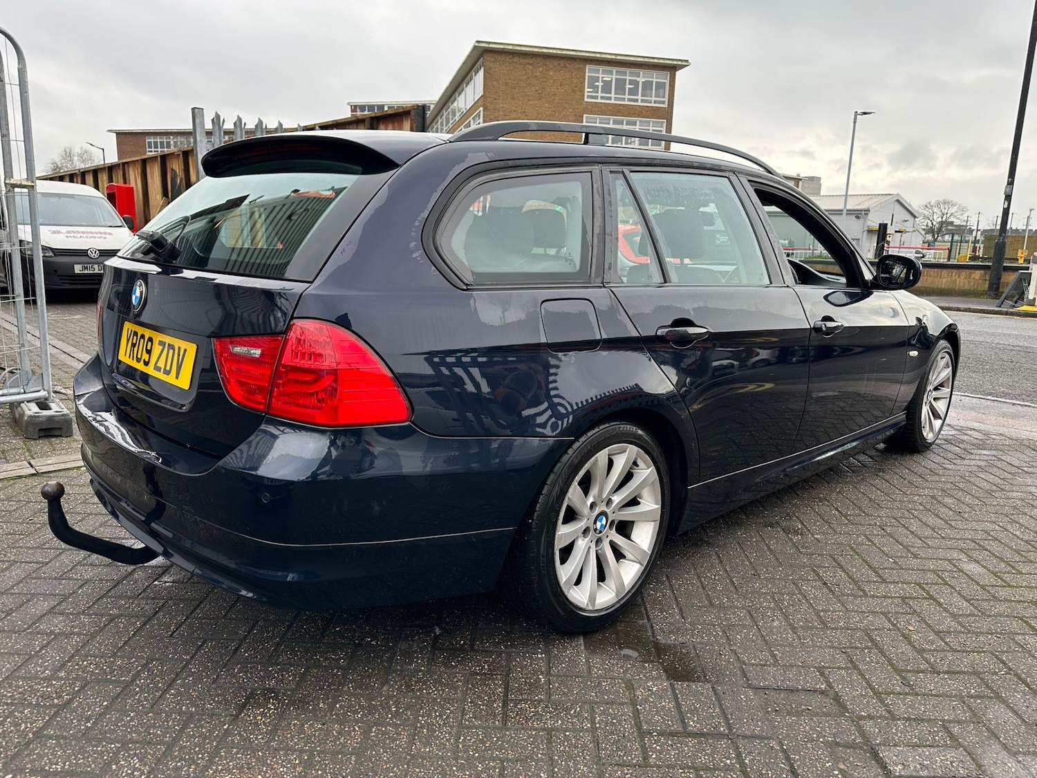 Used BMW 3 Series 2009 for sale - 77283109: Photo 4