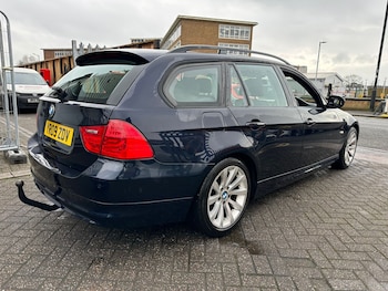 Used BMW 3 Series 2009 for sale - 77283109: Photo