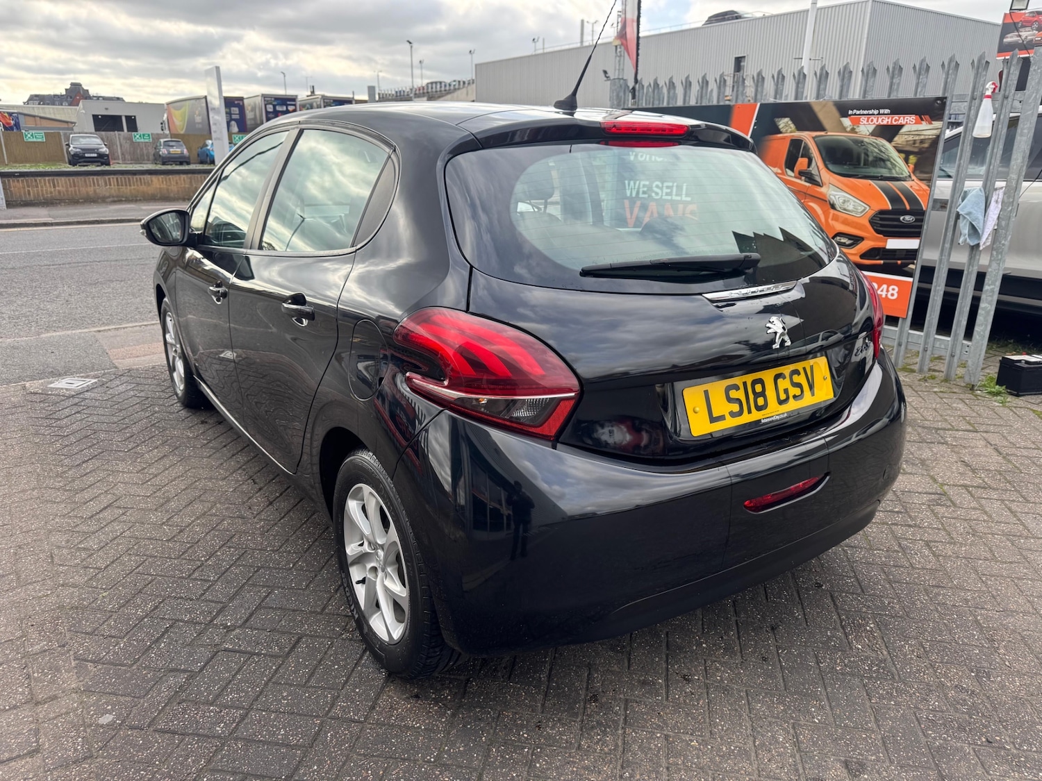 Used Peugeot 208 2018 for sale - 76196699: Photo 3