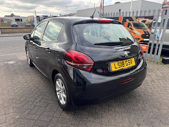 Used Peugeot 208 2018 for sale - 76196699: Photo 3
