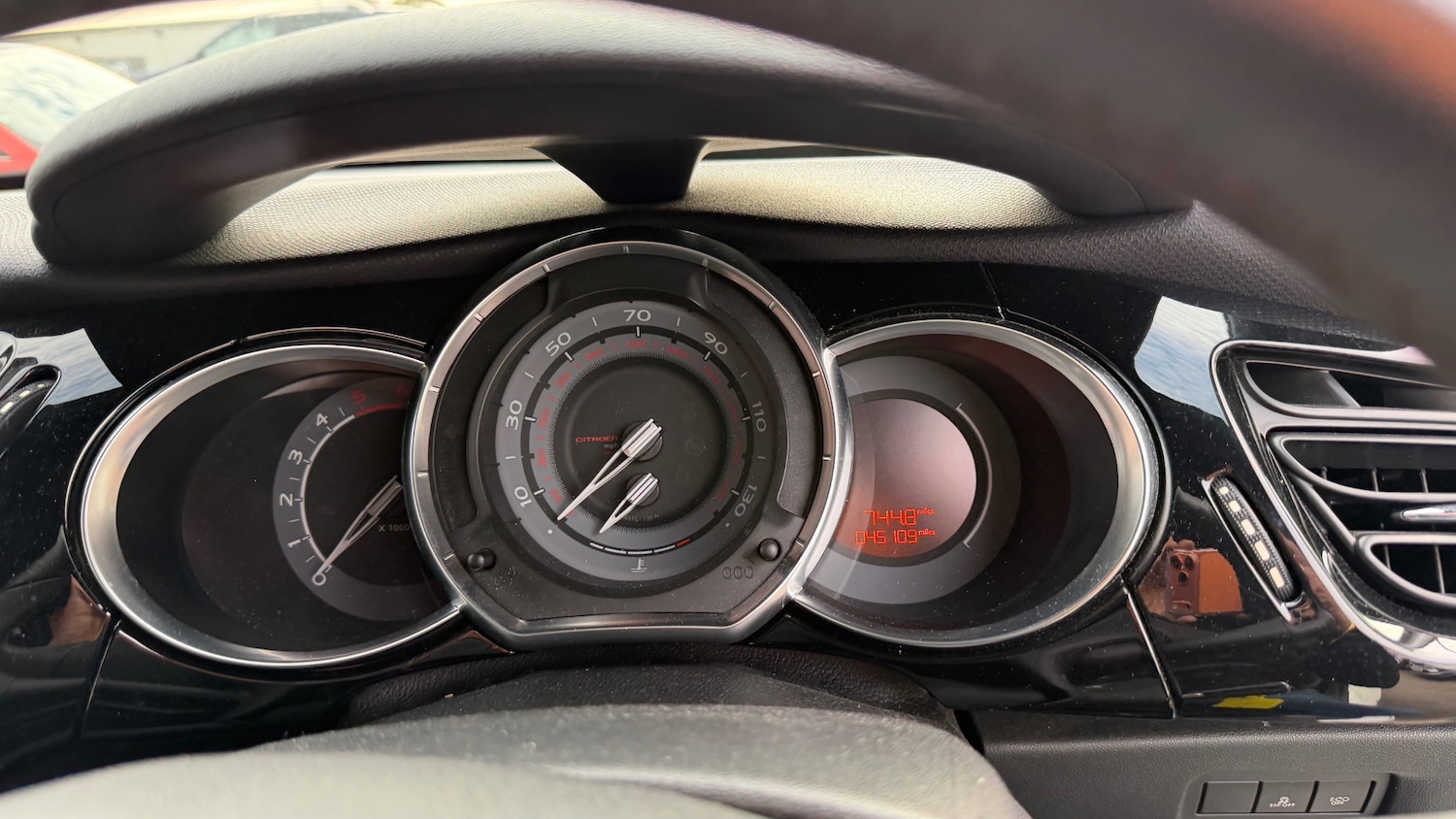 Used Citroen DS3 2011 for sale - 76134150: Photo 8