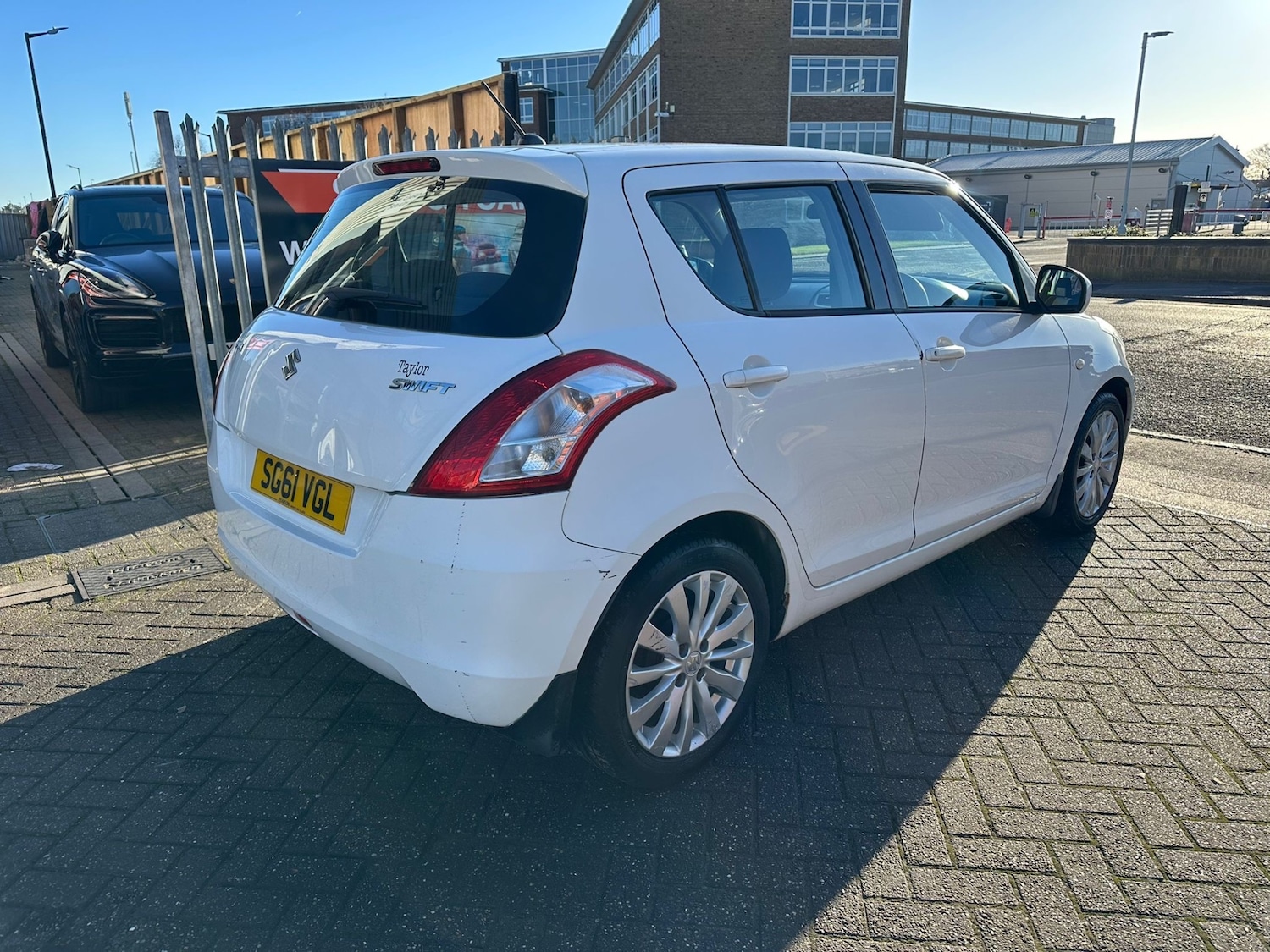 Used Suzuki Swift 2011 for sale - 77094502: Photo 4