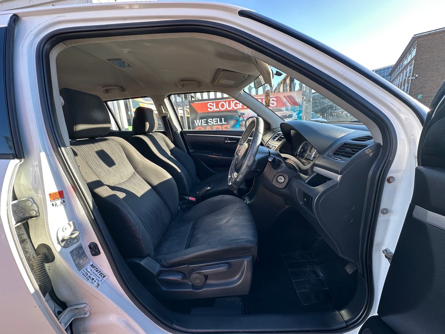 Used Suzuki Swift 2011 for sale - 77094502: Photo 6