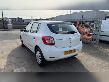 Used Dacia Sandero 2015 for sale - 77963845: Photo