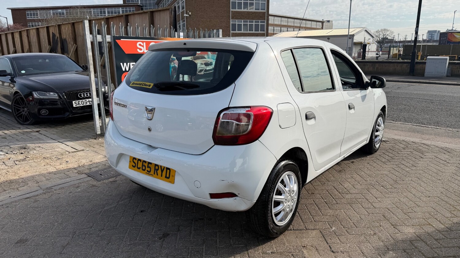 Used Dacia Sandero 2015 for sale - 77963845: Photo 4