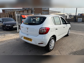 Used Dacia Sandero 2015 for sale - 77963845: Photo