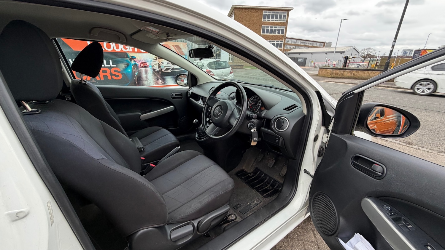 Used Mazda Mazda2 2012 for sale - 77640319: Photo 6