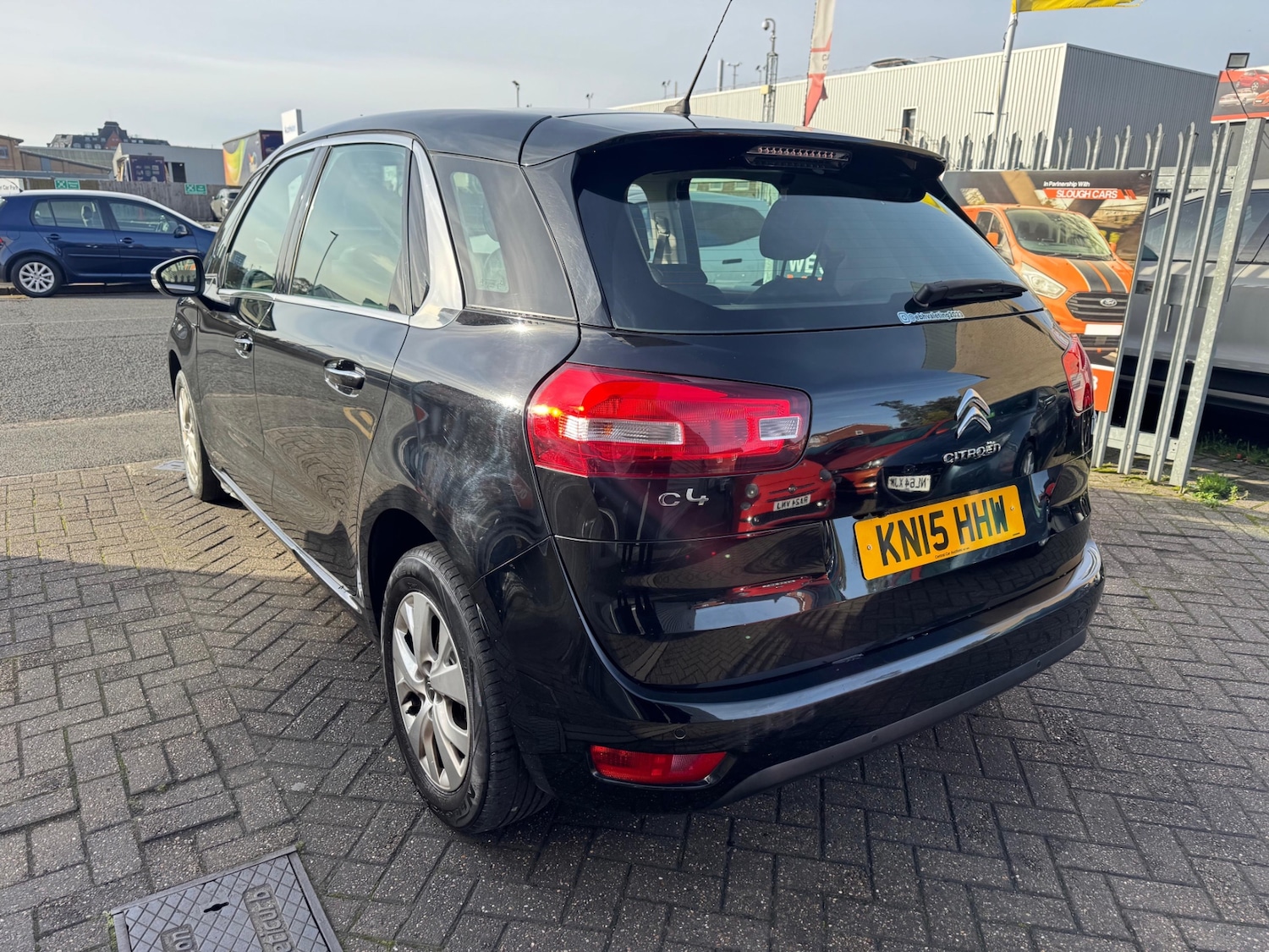 Used Citroen C4 Picasso 2015 for sale - 76412114: Photo 3