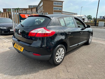 Used Renault Megane 2011 for sale - 78740109: Photo