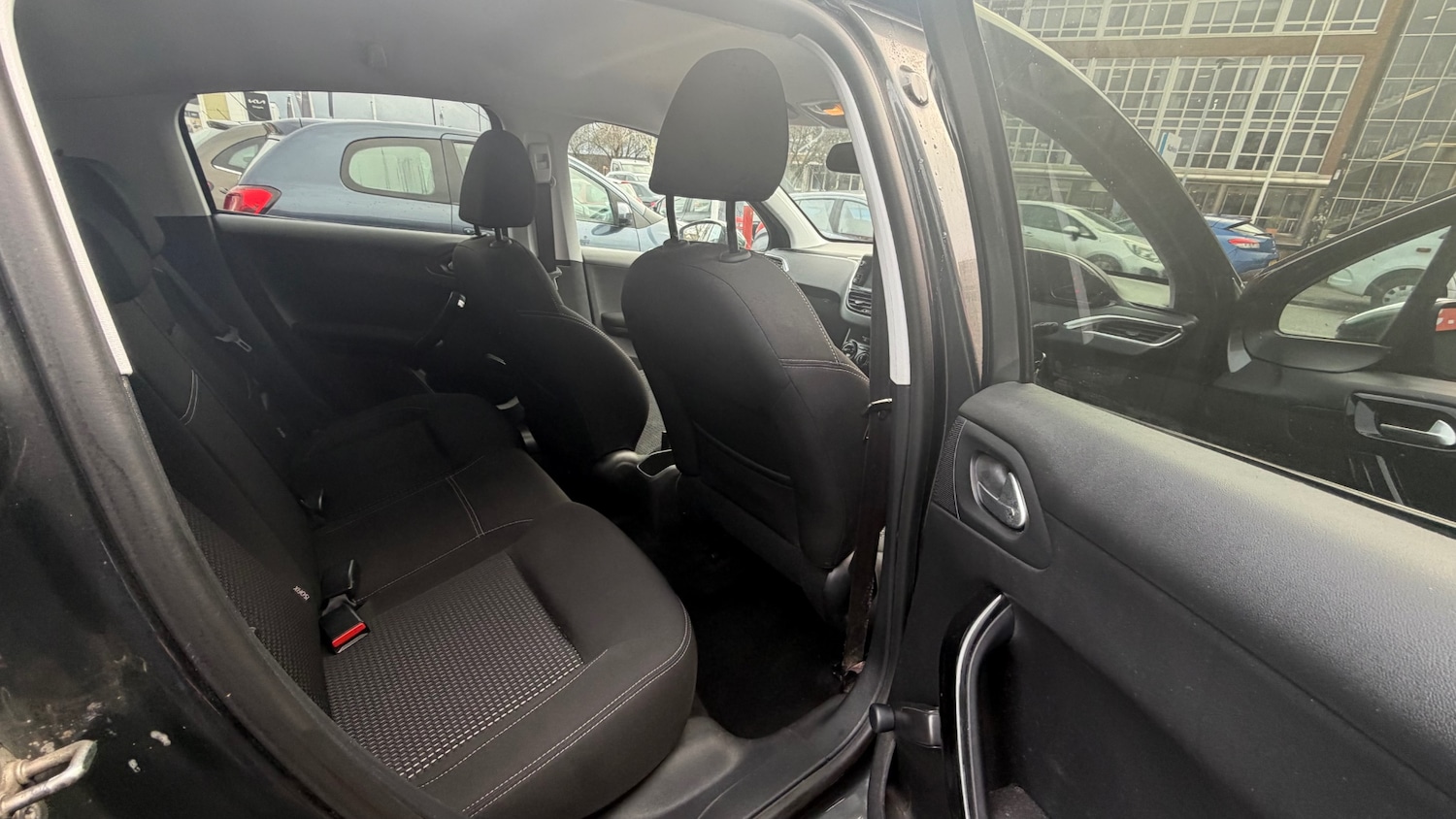 Used Peugeot 208 2015 for sale - 77461268: Photo 5