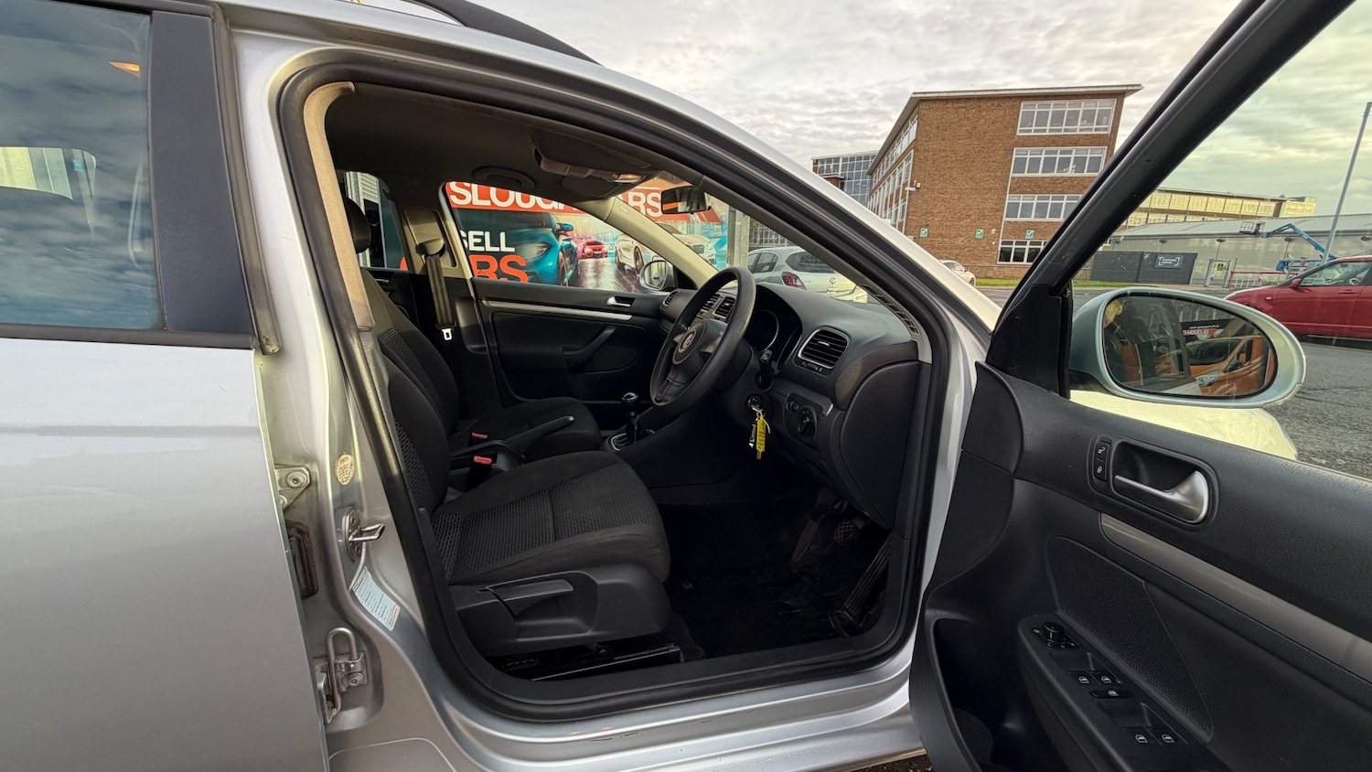 Used Volkswagen Golf 2011 for sale - 76568414: Photo 5