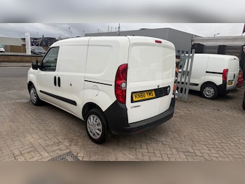 Used Vauxhall Combo 2018 for sale - 77677423: Photo