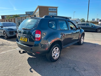 Used Dacia Duster 2017 for sale - 79500375: Photo