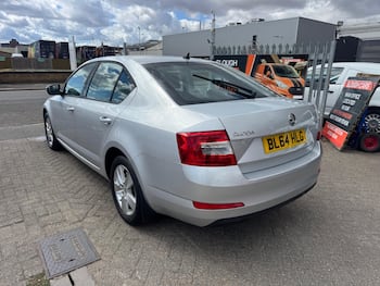 Used Skoda Octavia 2015 for sale - 79683112: Photo