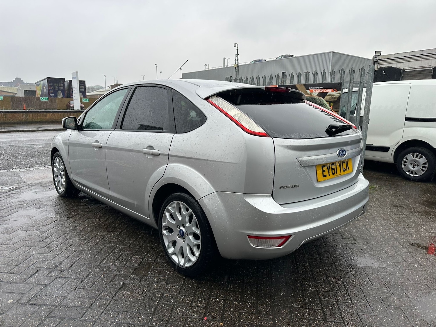 Used Ford Focus 2011 for sale - 77445980: Photo 3