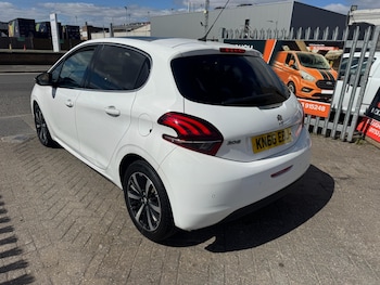 Used Peugeot 208 2016 for sale - 79043410: Photo