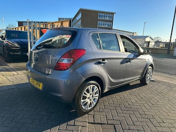 Used Hyundai i20 2012 for sale - 77094556: Photo