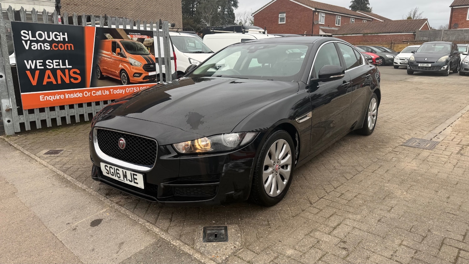 Used Jaguar XE 2016 for sale - 77847448: Photo 2