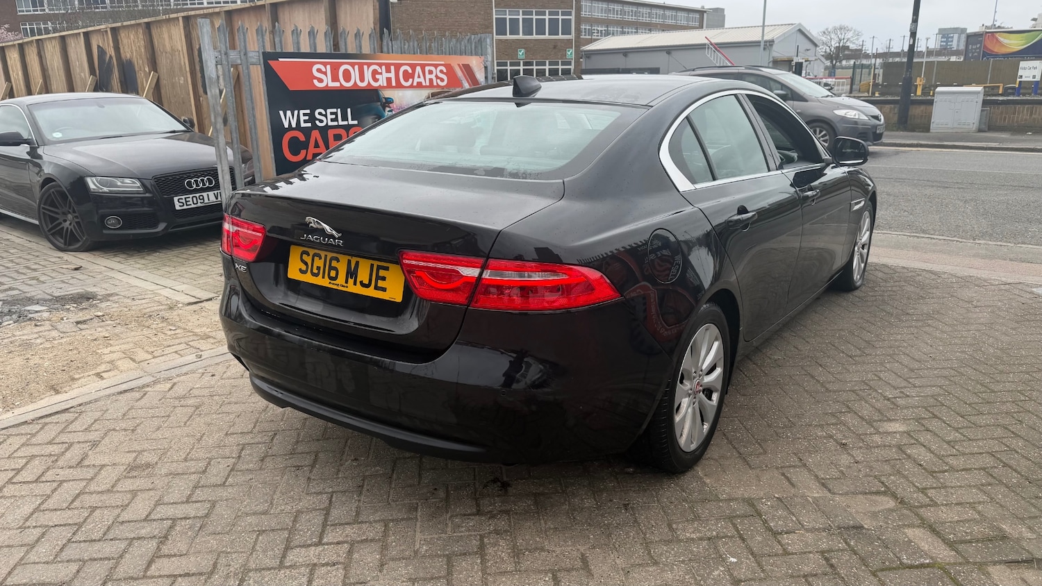 Used Jaguar XE 2016 for sale - 77847448: Photo 4