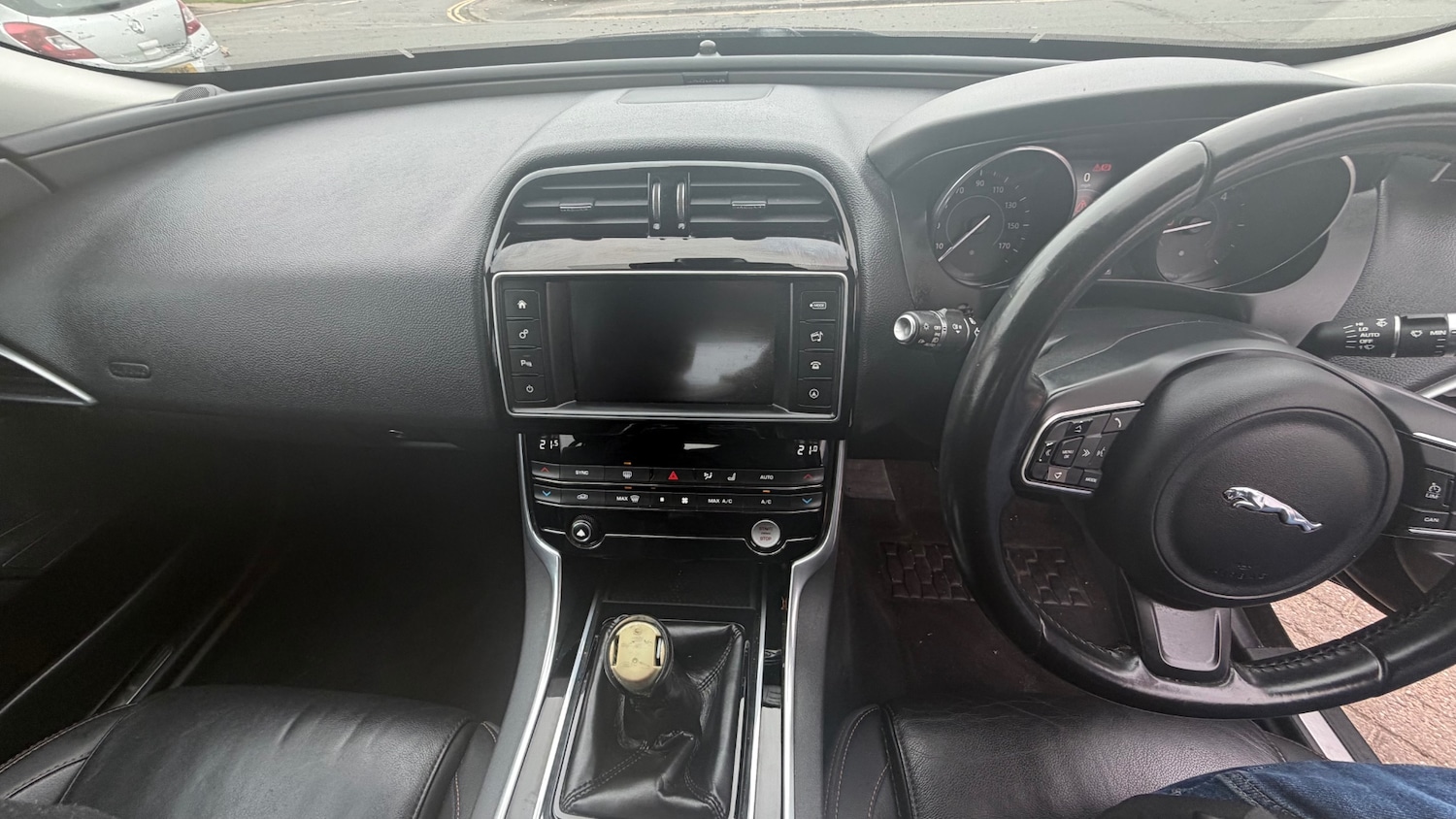 Used Jaguar XE 2016 for sale - 77847448: Photo 7