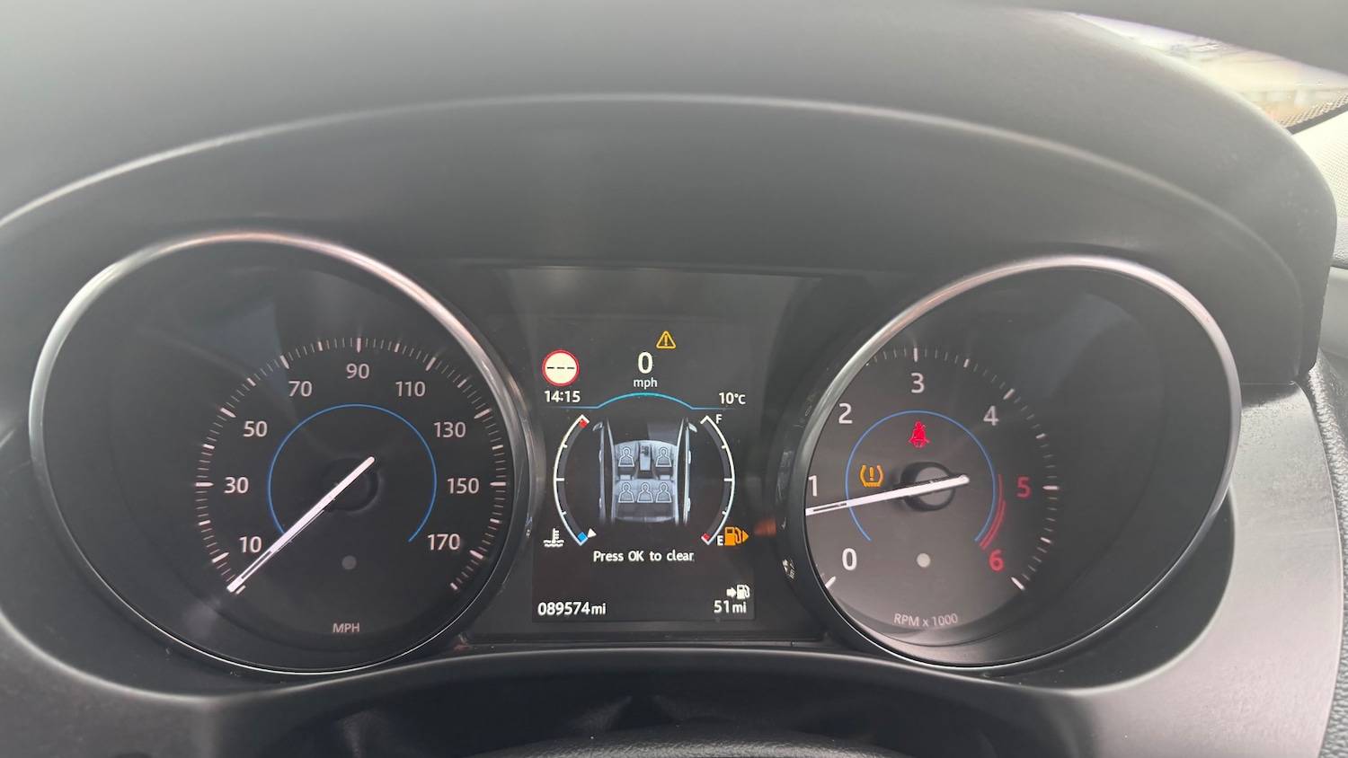 Used Jaguar XE 2016 for sale - 77847448: Photo 8