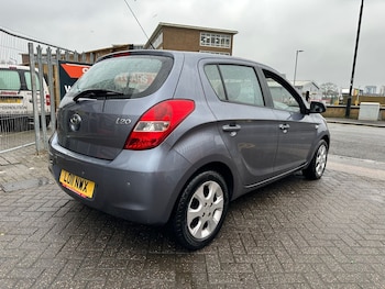 Used Hyundai i20 2011 for sale - 77417452: Photo