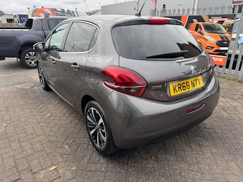 Used Peugeot 208 2018 for sale - 76297784: Photo