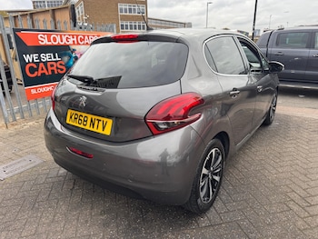 Used Peugeot 208 2018 for sale - 76297784: Photo