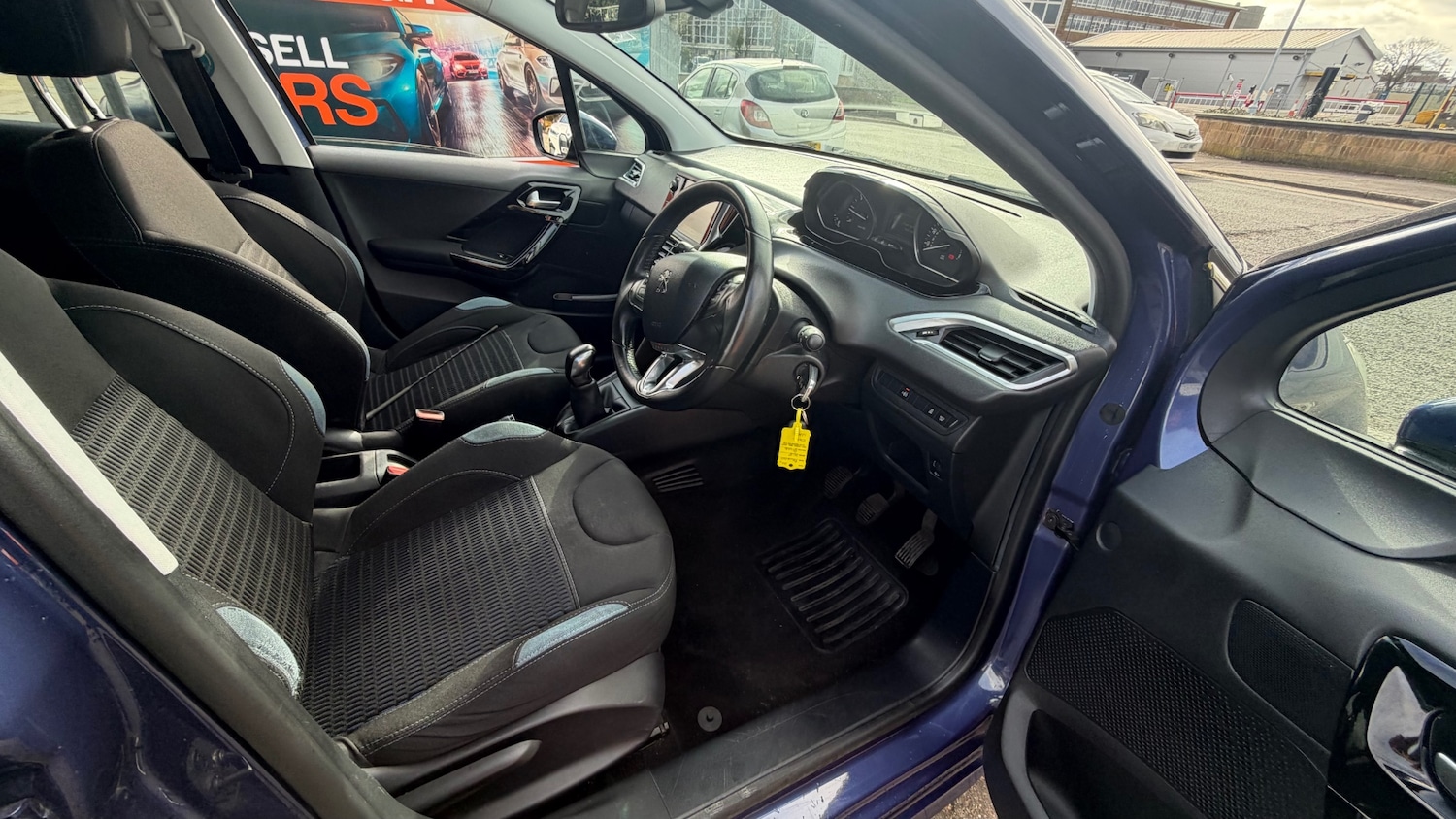 Used Peugeot 208 2014 for sale - 77812949: Photo 6