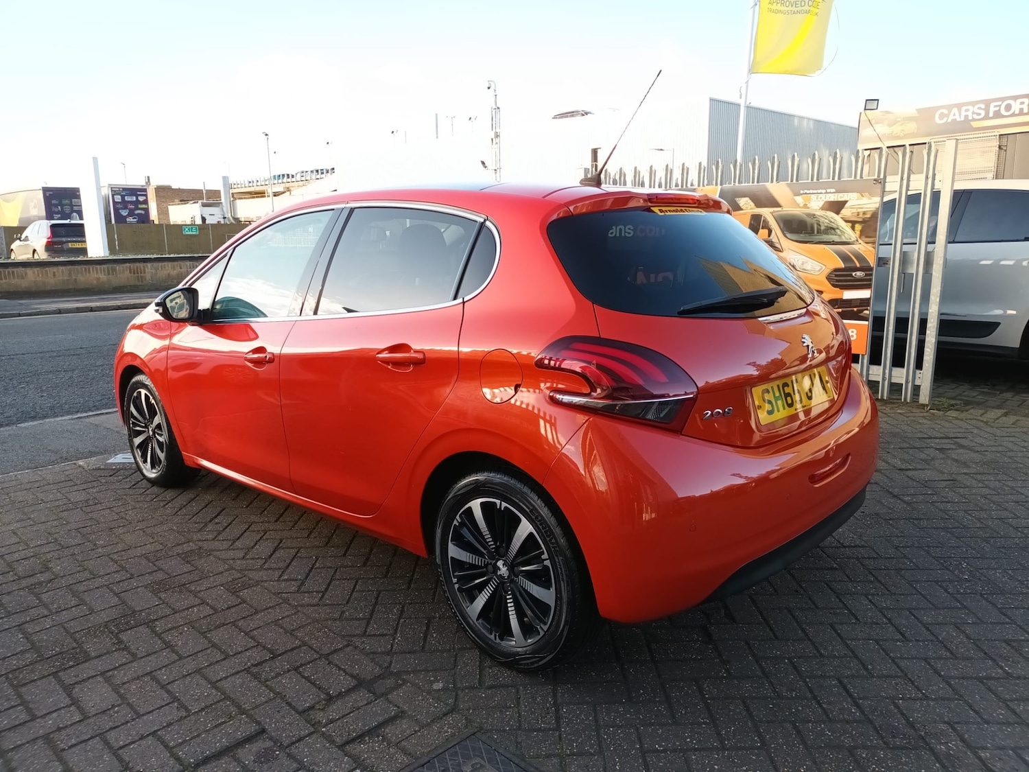 Used Peugeot 208 2015 for sale - 76693153: Photo 3