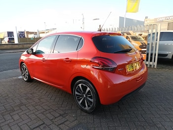 Used Peugeot 208 2015 for sale - 76693153: Photo