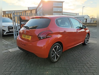 Used Peugeot 208 2015 for sale - 76693153: Photo