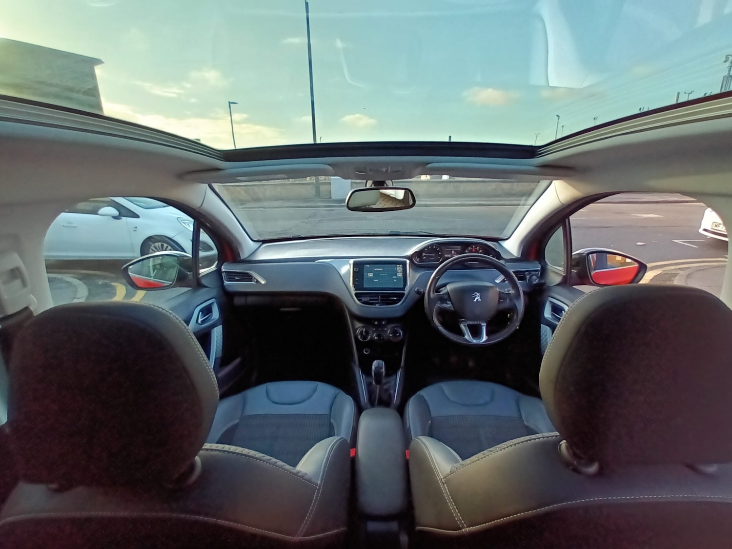 Used Peugeot 208 2015 for sale - 76693153: Photo 7