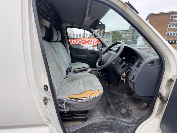 Used Toyota HiAce 2004 for sale - 76268297: Photo 6