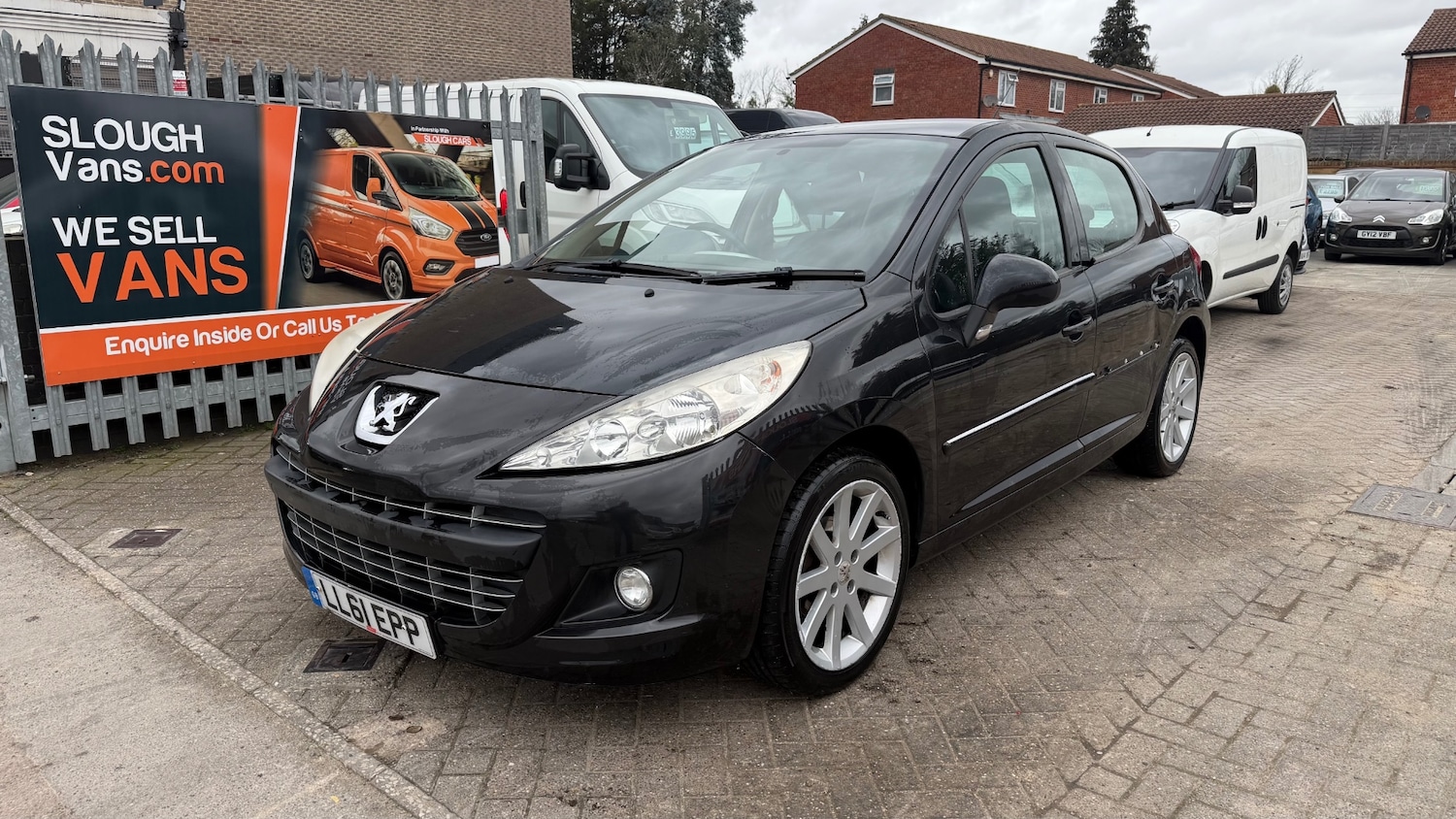 Used Peugeot 207 2011 for sale - 77678911: Photo 2