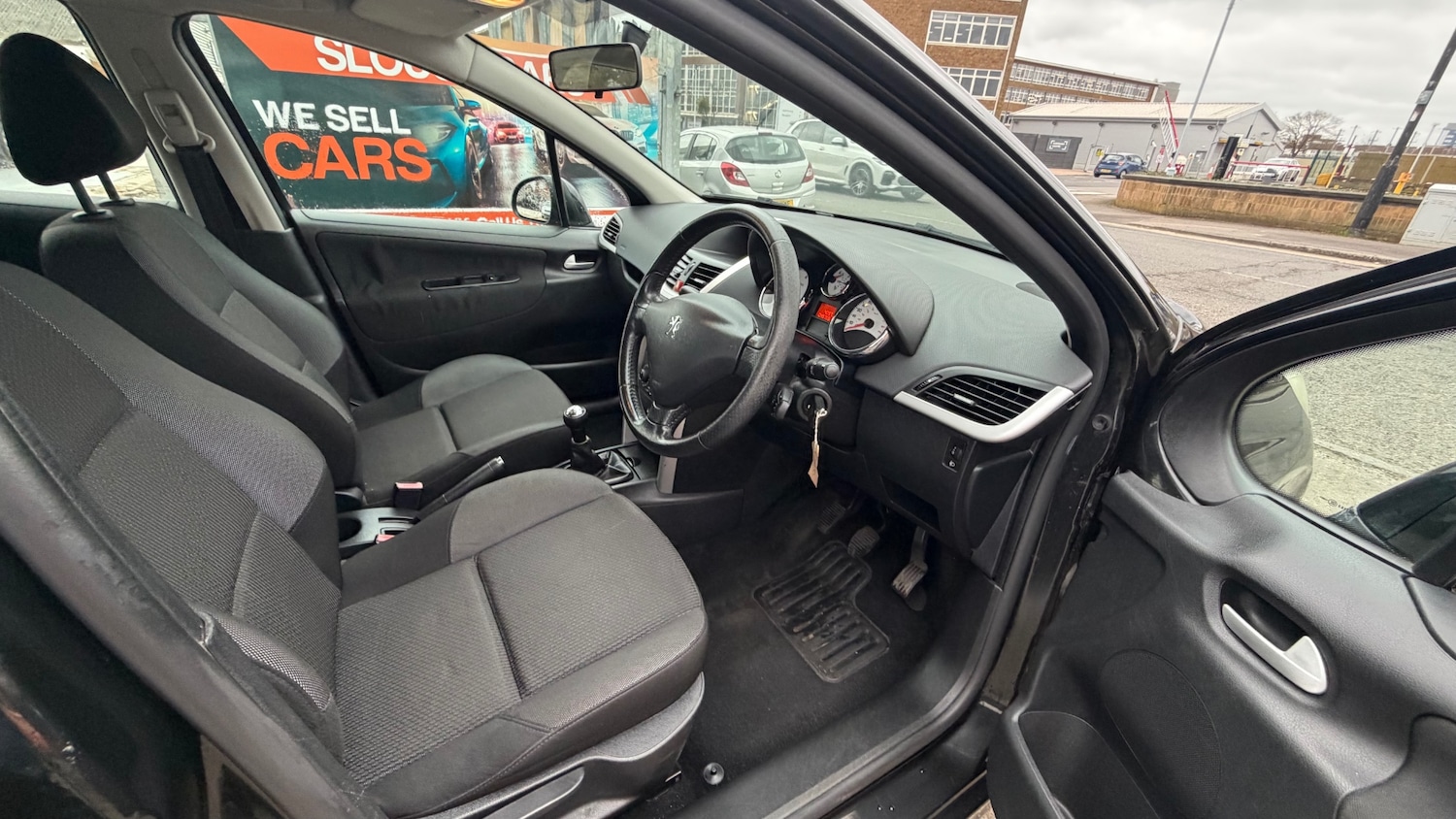 Used Peugeot 207 2011 for sale - 77678911: Photo 6