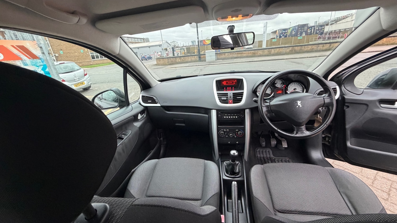 Used Peugeot 207 2011 for sale - 77678911: Photo 7