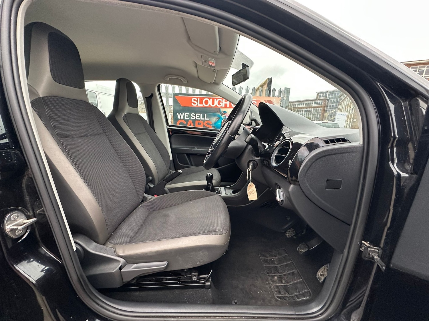 Used Volkswagen up! 2014 for sale - 77679179: Photo 6