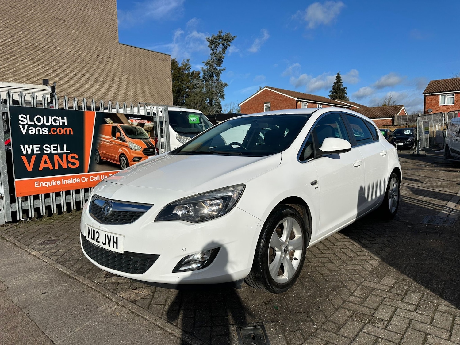 Used Vauxhall Astra 2012 for sale - 77567737: Photo 2