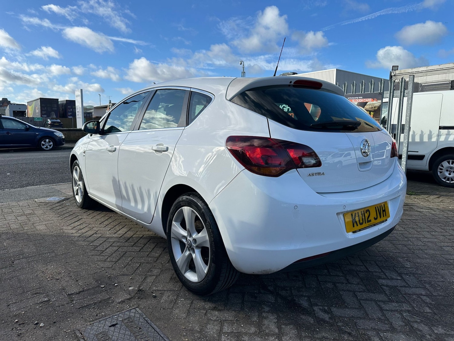 Used Vauxhall Astra 2012 for sale - 77567737: Photo 3