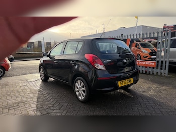 Used Hyundai i20 2013 for sale - 77329388: Photo