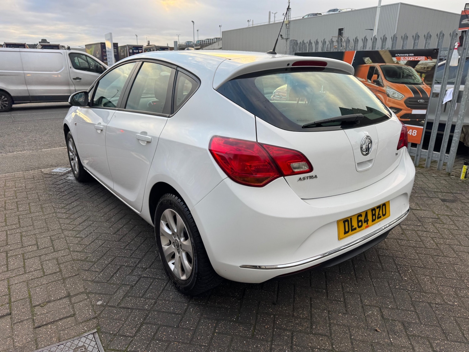 Used Vauxhall Astra 2014 for sale - 76615716: Photo 3