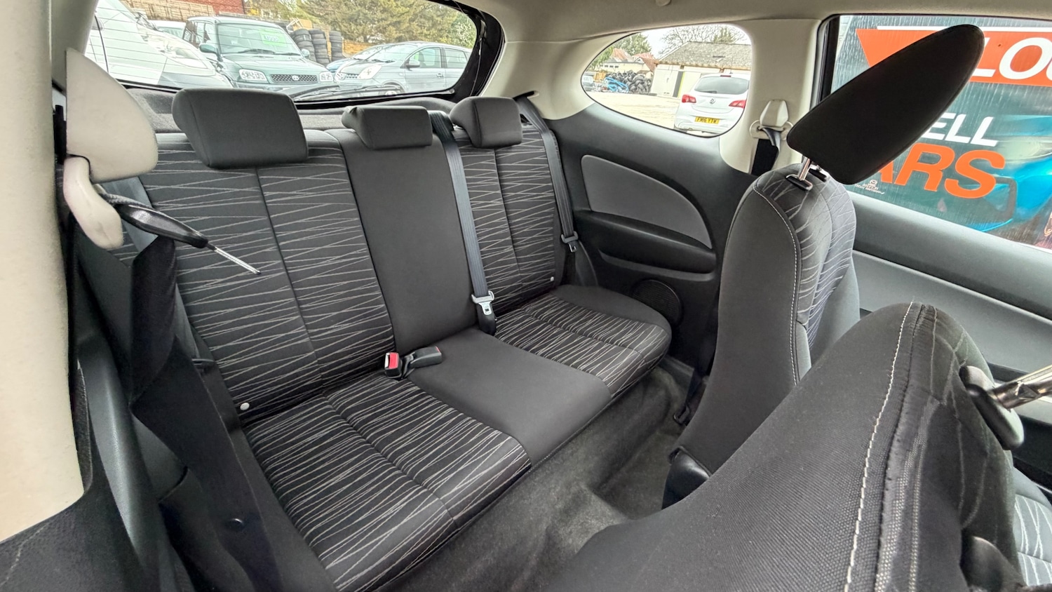 Used Mazda Mazda2 2010 for sale - 77997784: Photo 5