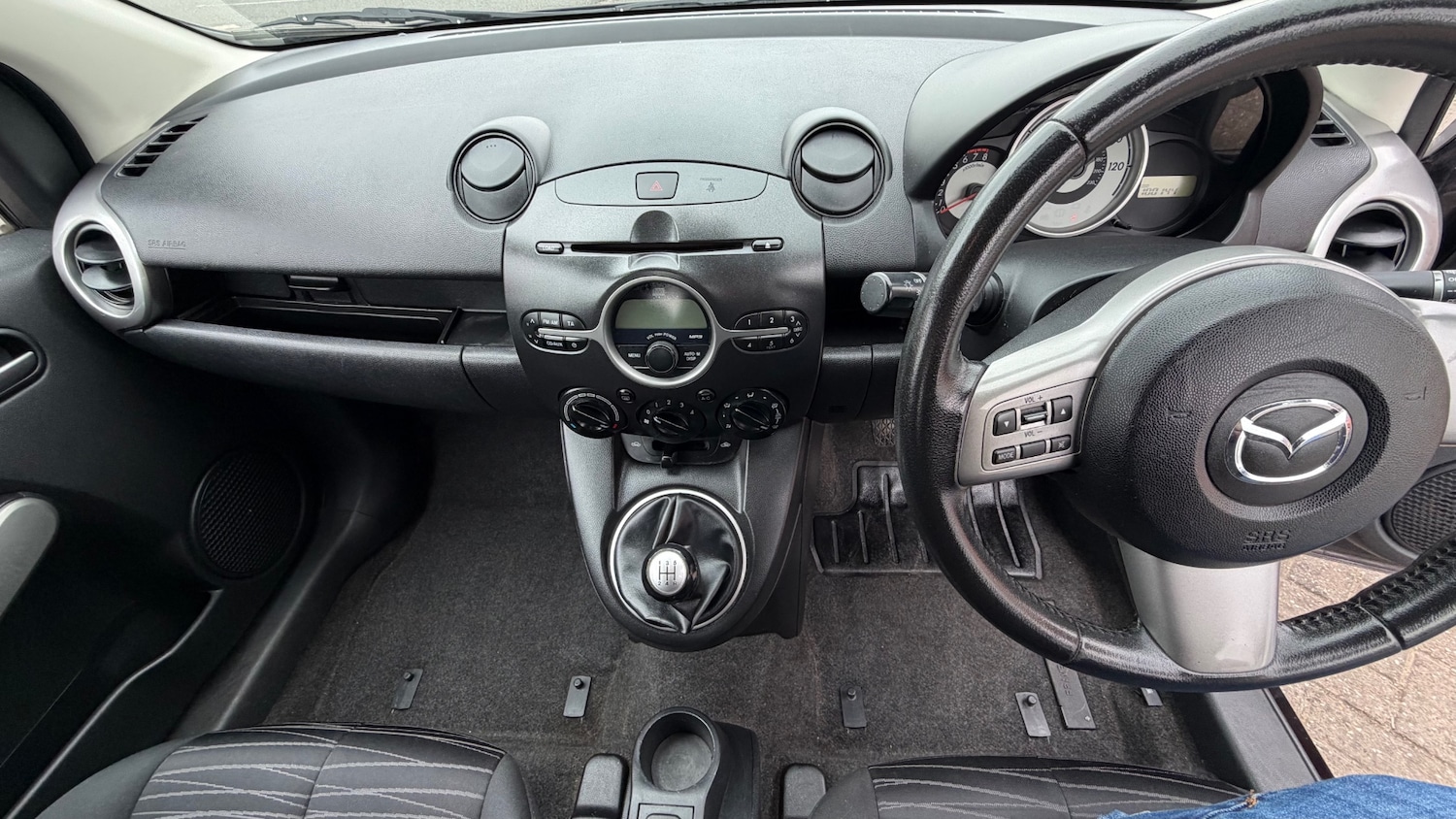 Used Mazda Mazda2 2010 for sale - 77997784: Photo 7