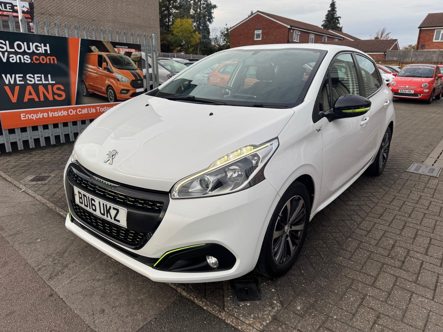 Used Peugeot 208 2016 for sale - 76418435: Photo 2
