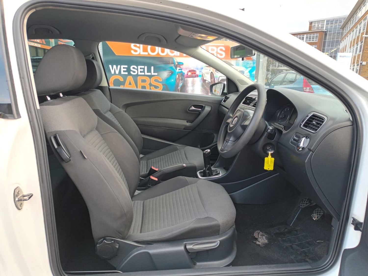 Used Volkswagen Polo 2011 for sale - 76640071: Photo 6